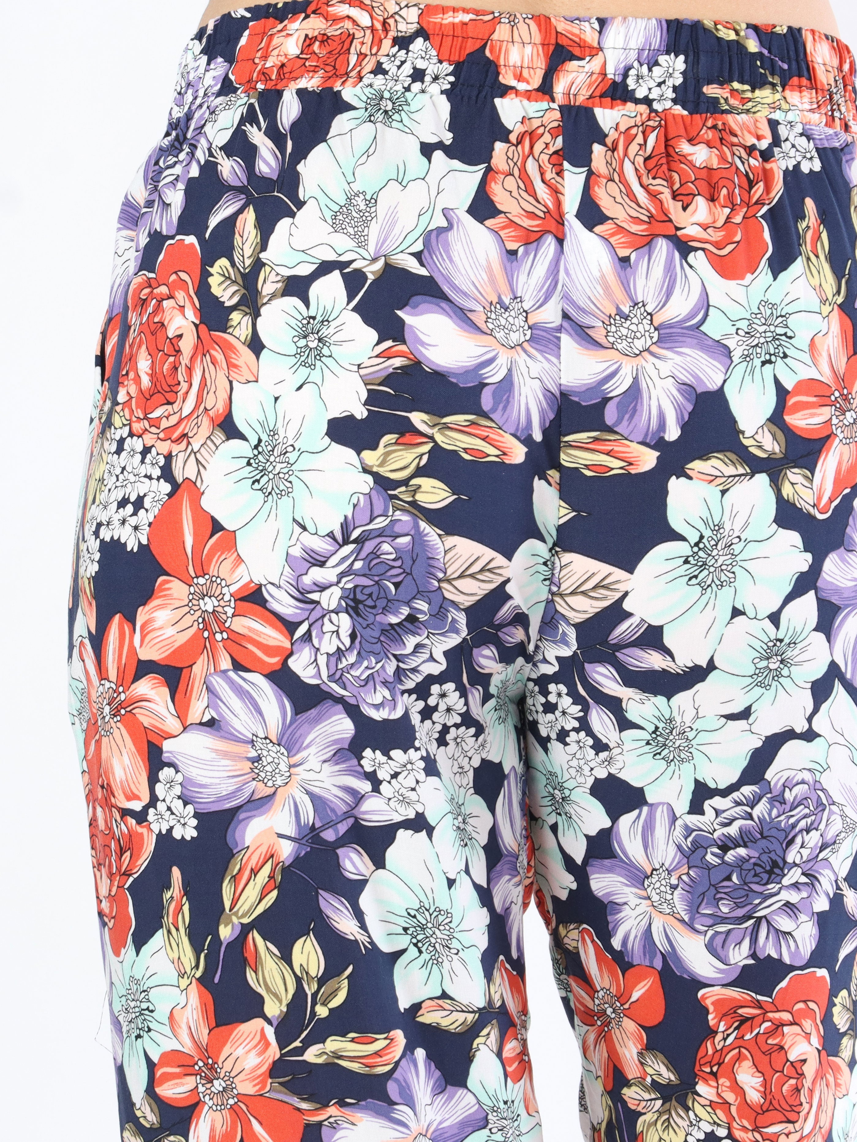 Billie - Löst sittande byxor i blommönster med elastisk kant